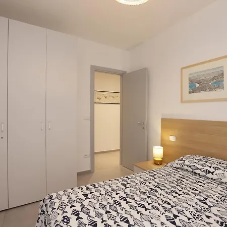 Adamaina - Sea View With Private Garage *