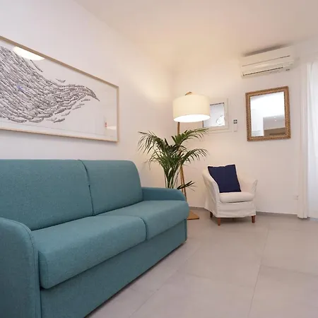 Adamaina - Sea View With Private Garage Apartment